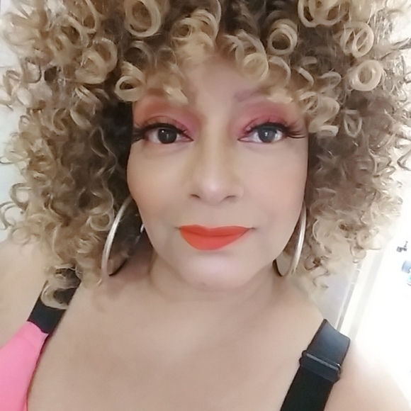 Meet your Posher, Renee Denise - Picture 1 of 1